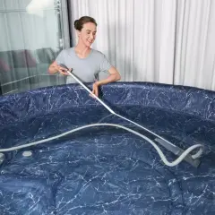 Odkurzacz podwodny do spa Bestway – skuteczne czyszczenie jacuzzi