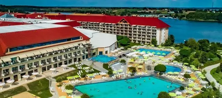 Ile gwiazdek ma hotel Gołębiewski? Sprawdź, co naprawdę oznaczają oceny.