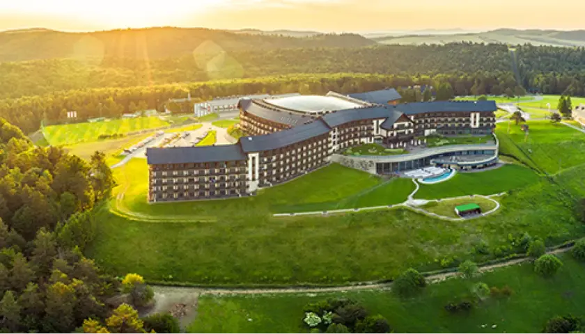 Kto jest właścicielem hotelu Arłamów? Poznaj zaskakującą historię.