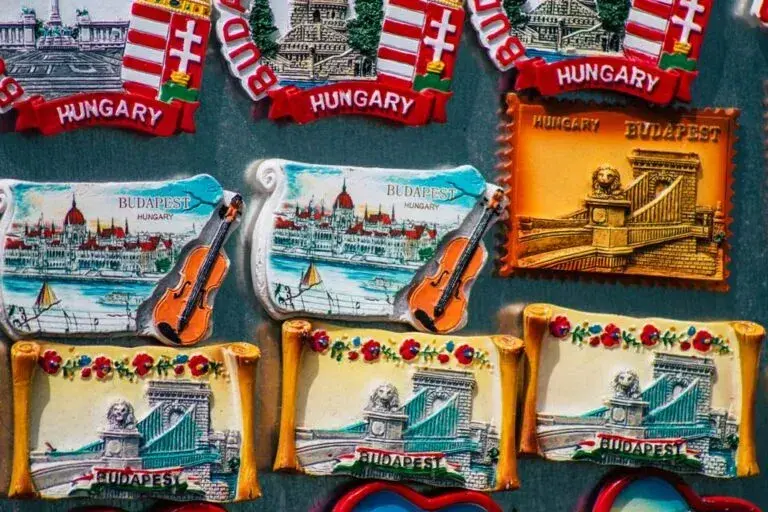 Gdzie kupić pamiątki w Budapeszcie? Odkryj najlepsze miejsca