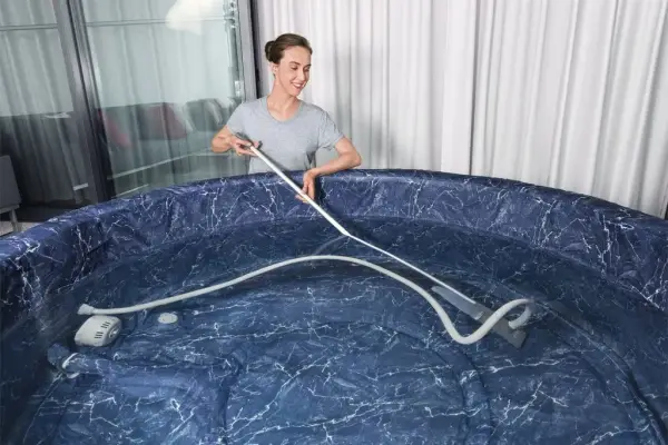 Odkurzacz podwodny do spa Bestway – skuteczne czyszczenie jacuzzi
